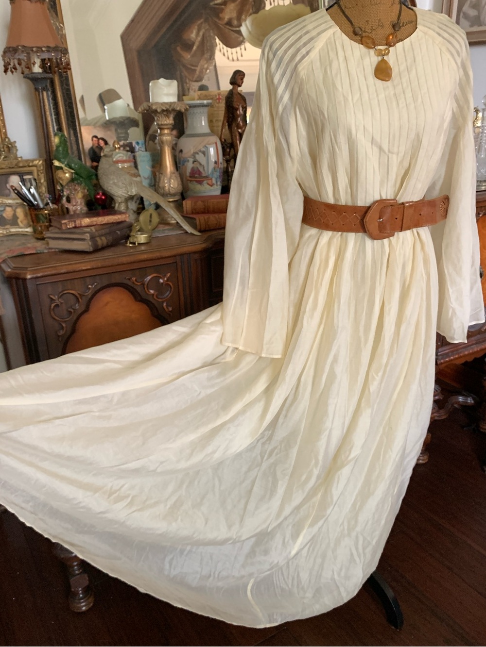Vintage Gorgeous Boho Victorian-inspired Ivory Bridal Wedding Dress/Nightgown